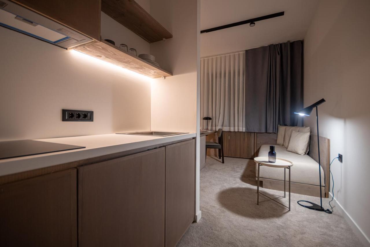 Bloom Suites Prishtine Bagian luar foto