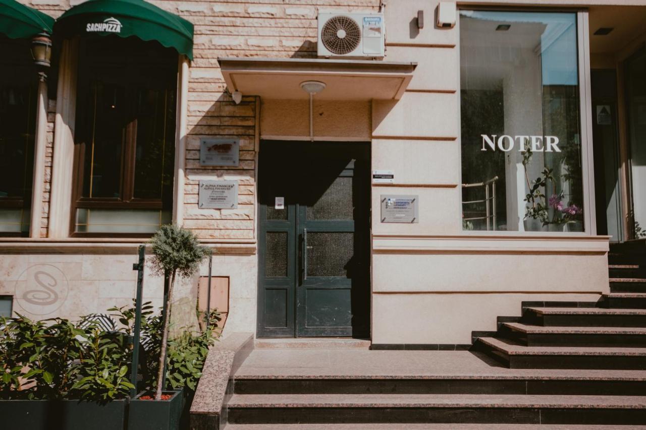 Bloom Suites Prishtine Bagian luar foto