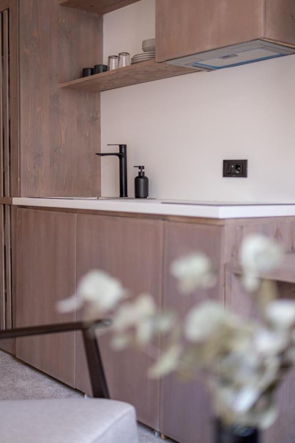 Bloom Suites Prishtine Bagian luar foto