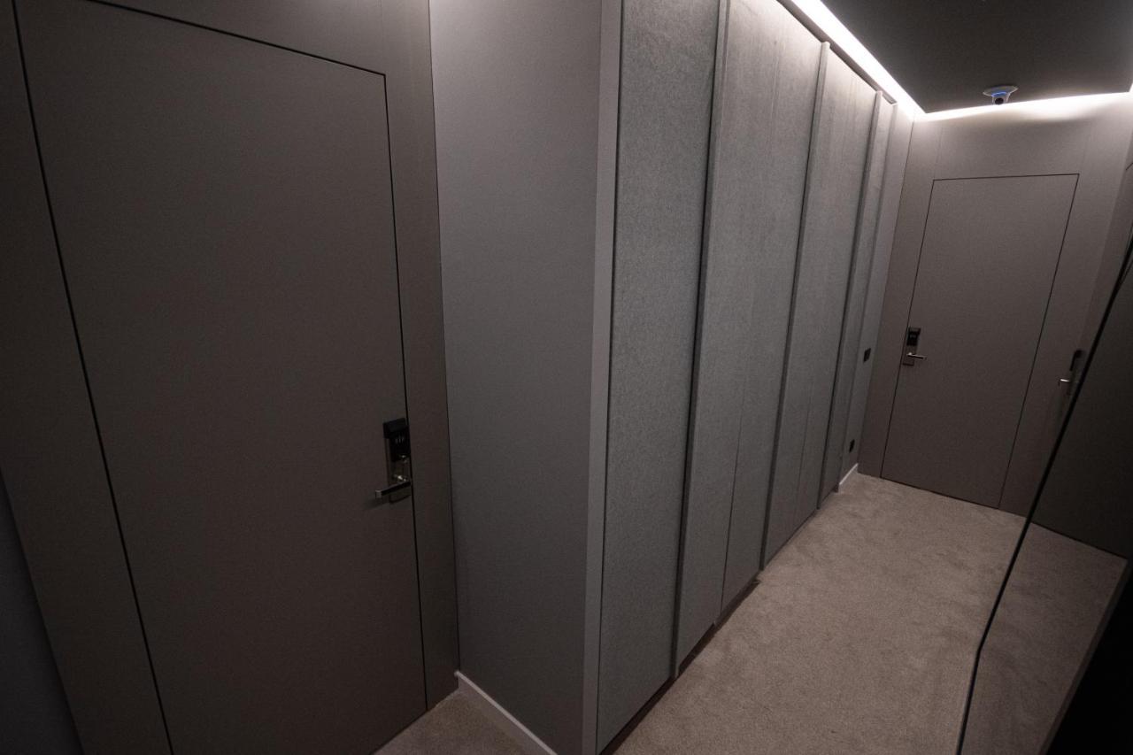Bloom Suites Prishtine Bagian luar foto