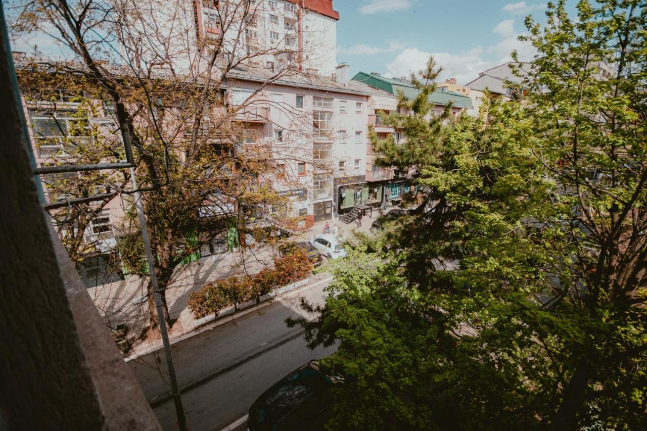 Bloom Suites Prishtine Bagian luar foto