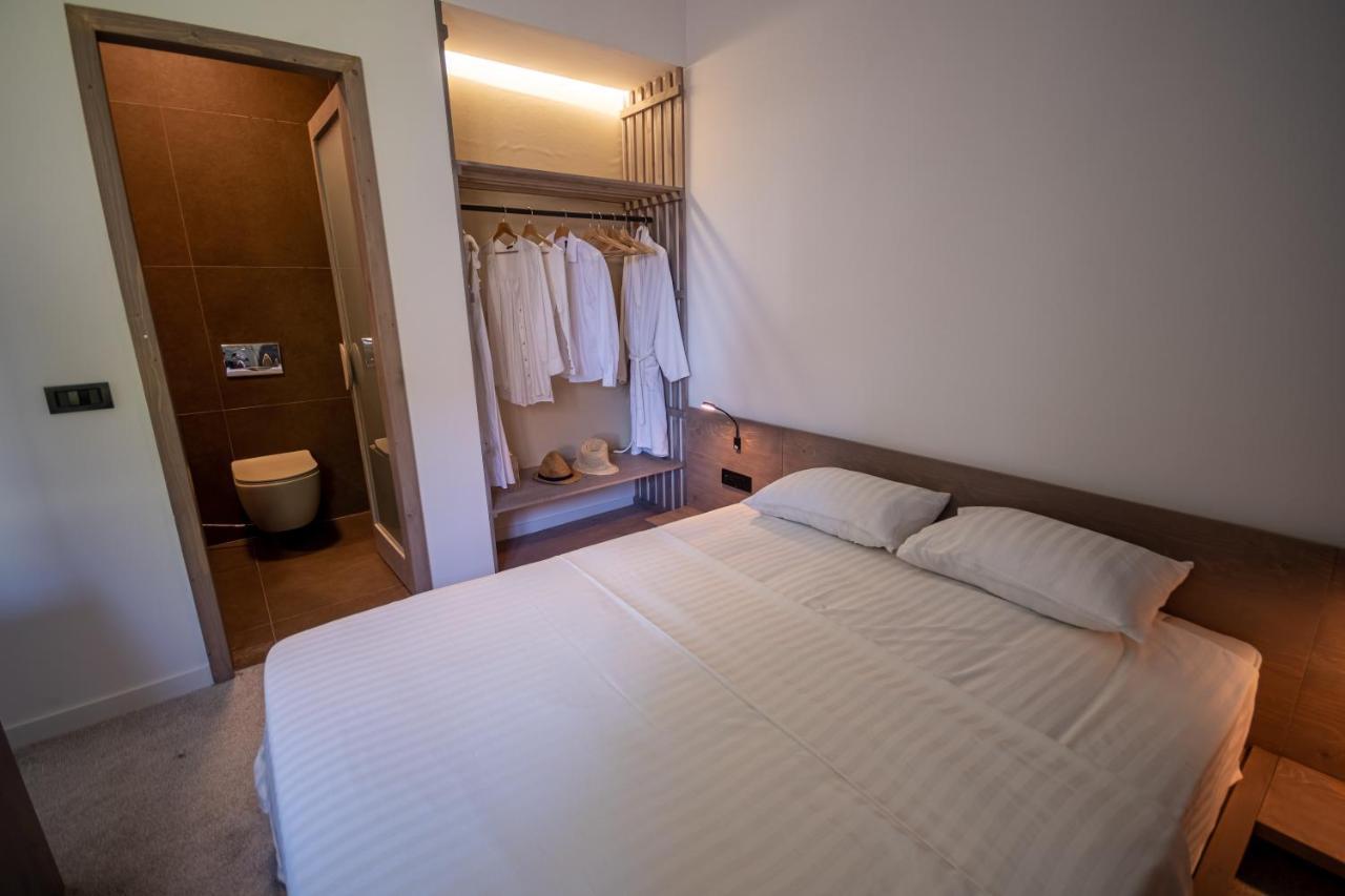 Bloom Suites Prishtine Bagian luar foto