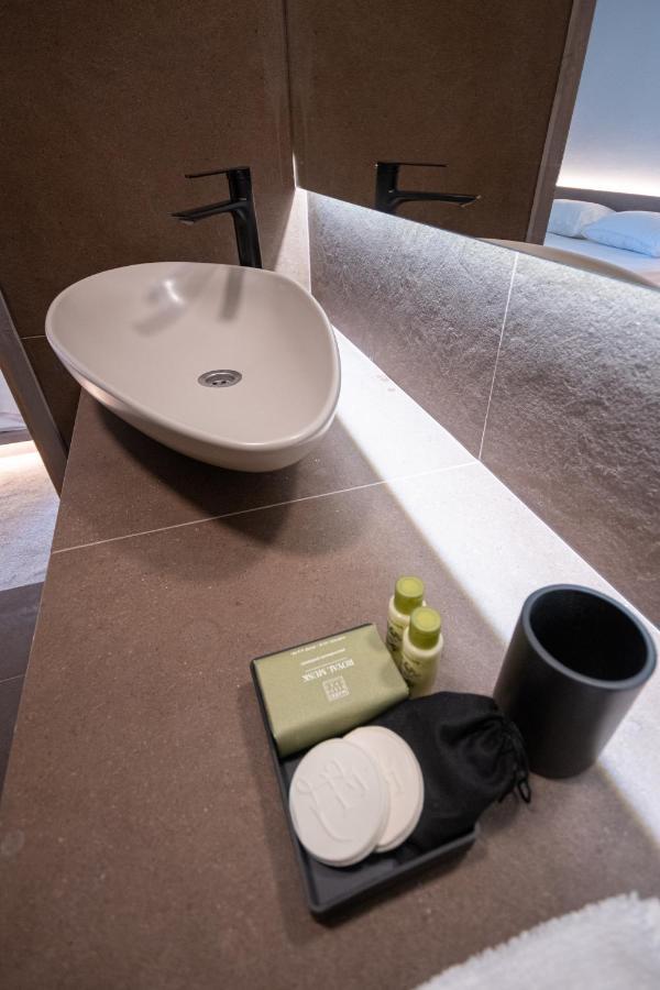 Bloom Suites Prishtine Bagian luar foto