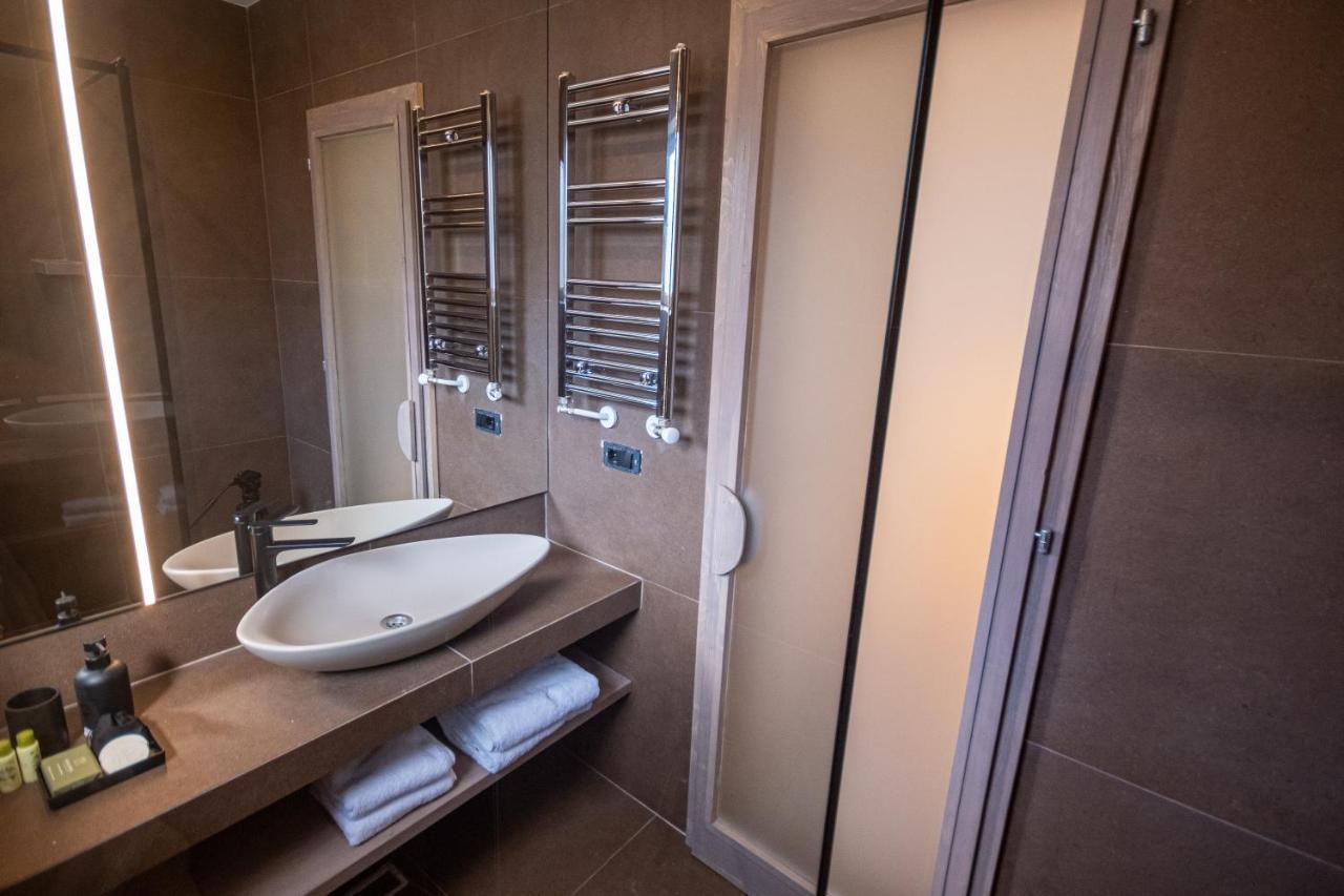 Bloom Suites Prishtine Bagian luar foto