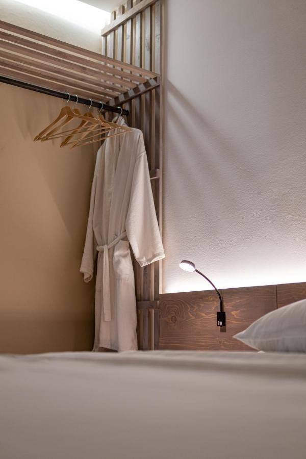 Bloom Suites Prishtine Bagian luar foto